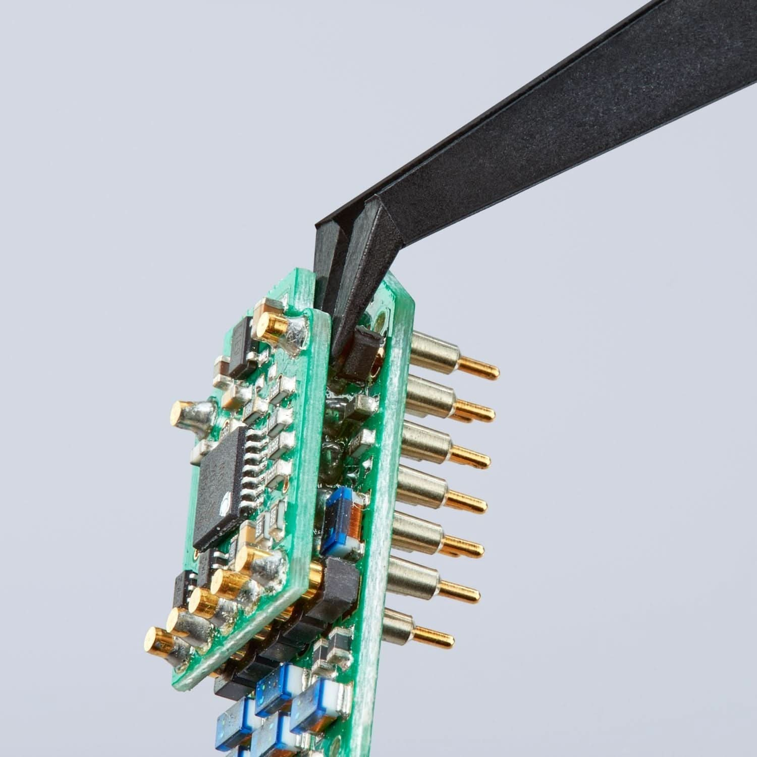 92 09 03 ESD-40368541_5.jpg